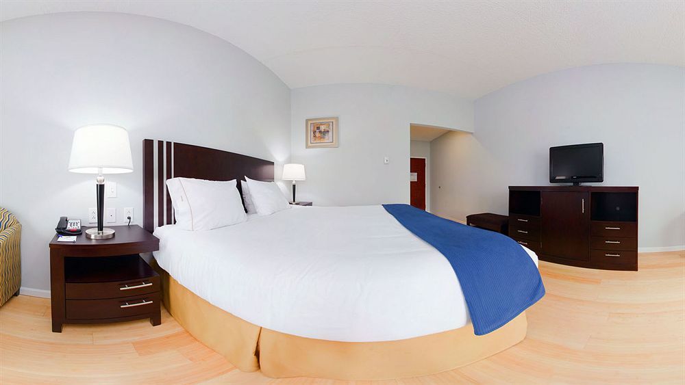 Holiday Inn Express - Bentleyville Екстериор снимка