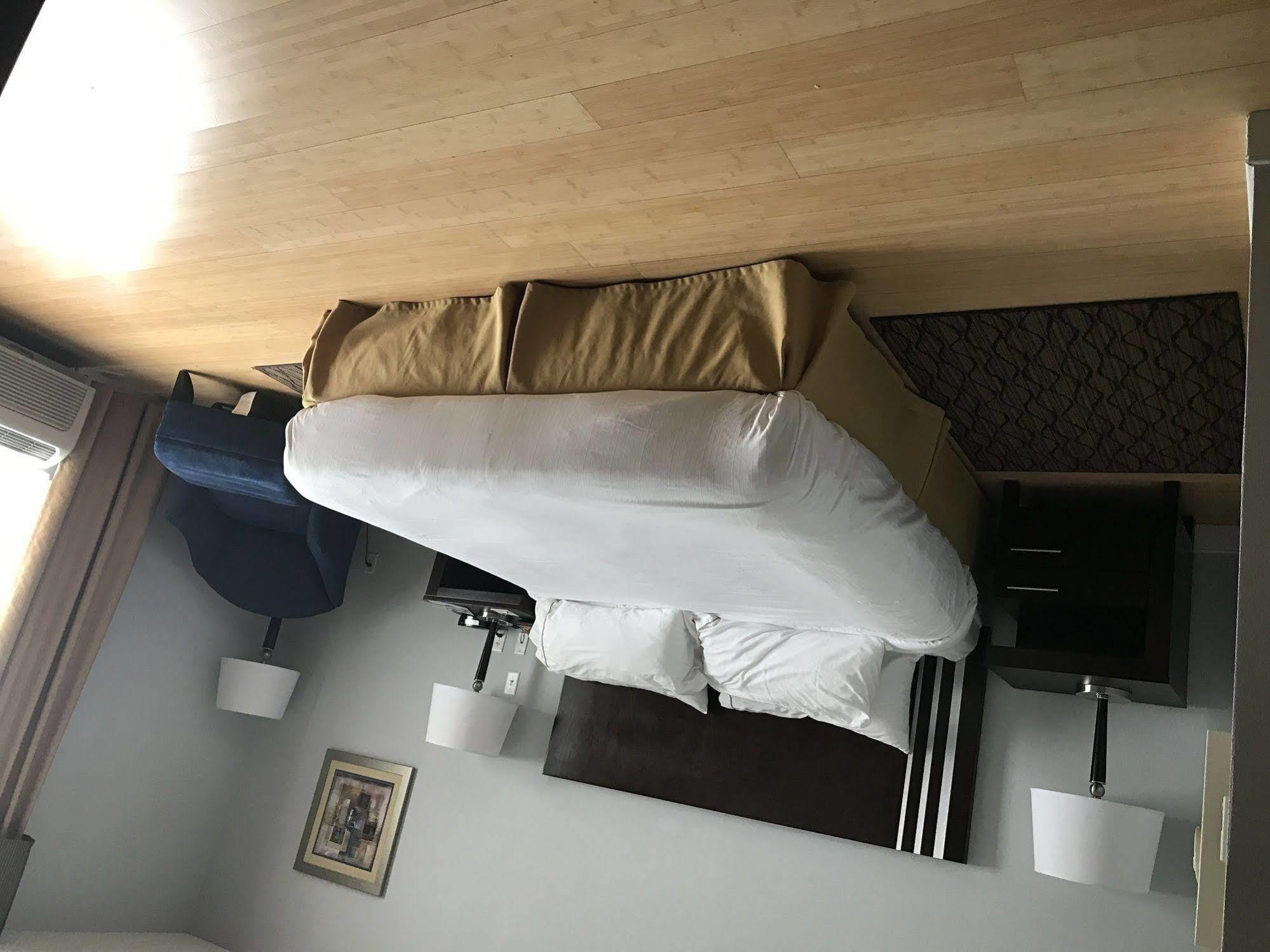 Holiday Inn Express - Bentleyville Екстериор снимка